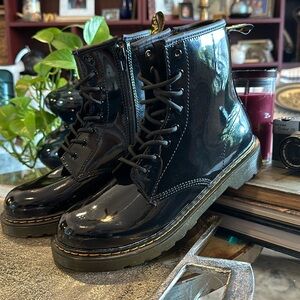 Dr Doc marten’s Patent leather black zippered 1460 Y unisex EU 38